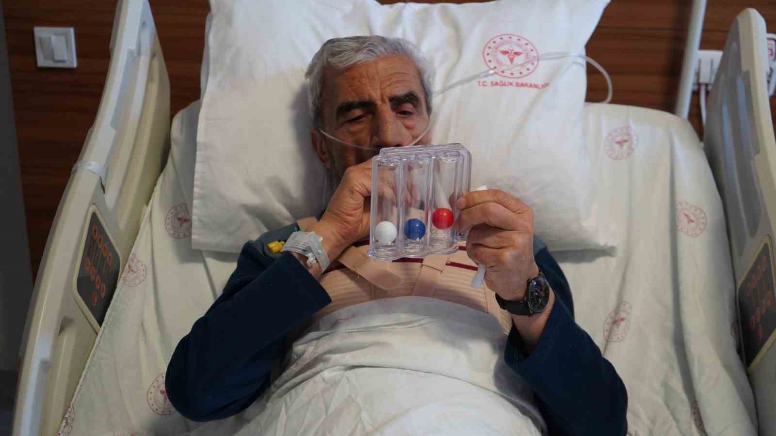 Van’da ileri düzey aort cerrahisiyle hasta hayata tutundu