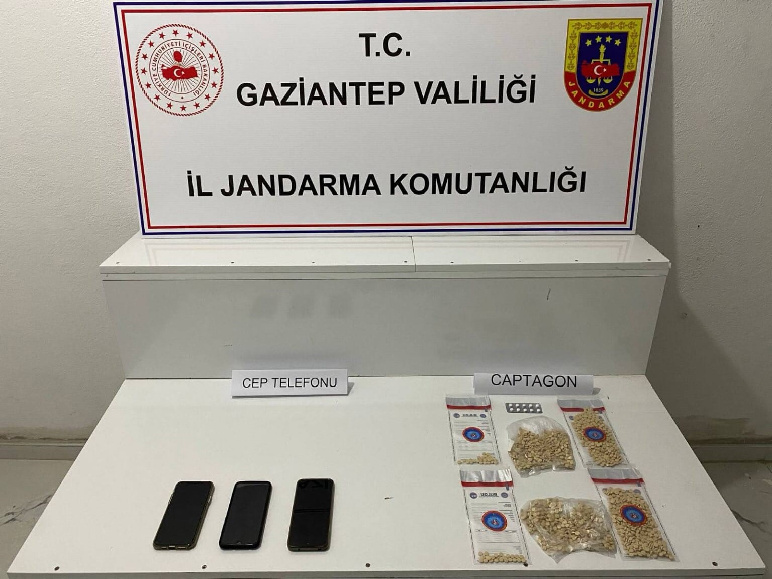 Gaziantep’te 5 bin adet uyuşturucu hap ele geçirildi: 2 şahıs tutuklandı