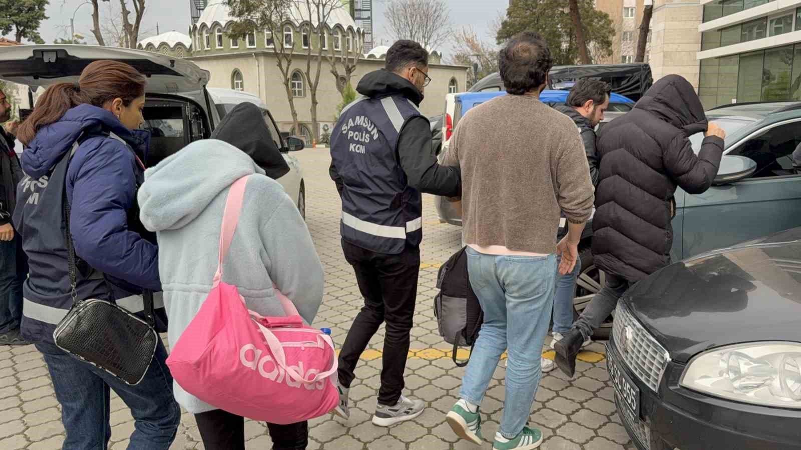 Kapalı&ccedil;arşı soruşturmasında 3 kişi adliyeye sevk edildi
