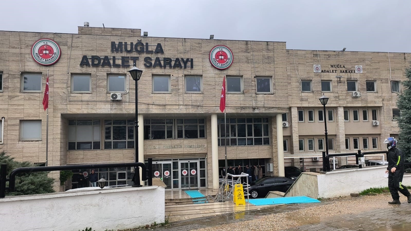 Marmaris Belediye Başkanı &Uuml;nl&uuml;&rsquo;n&uuml;n yargılandığı davalarda karar &ccedil;ıkmadı
