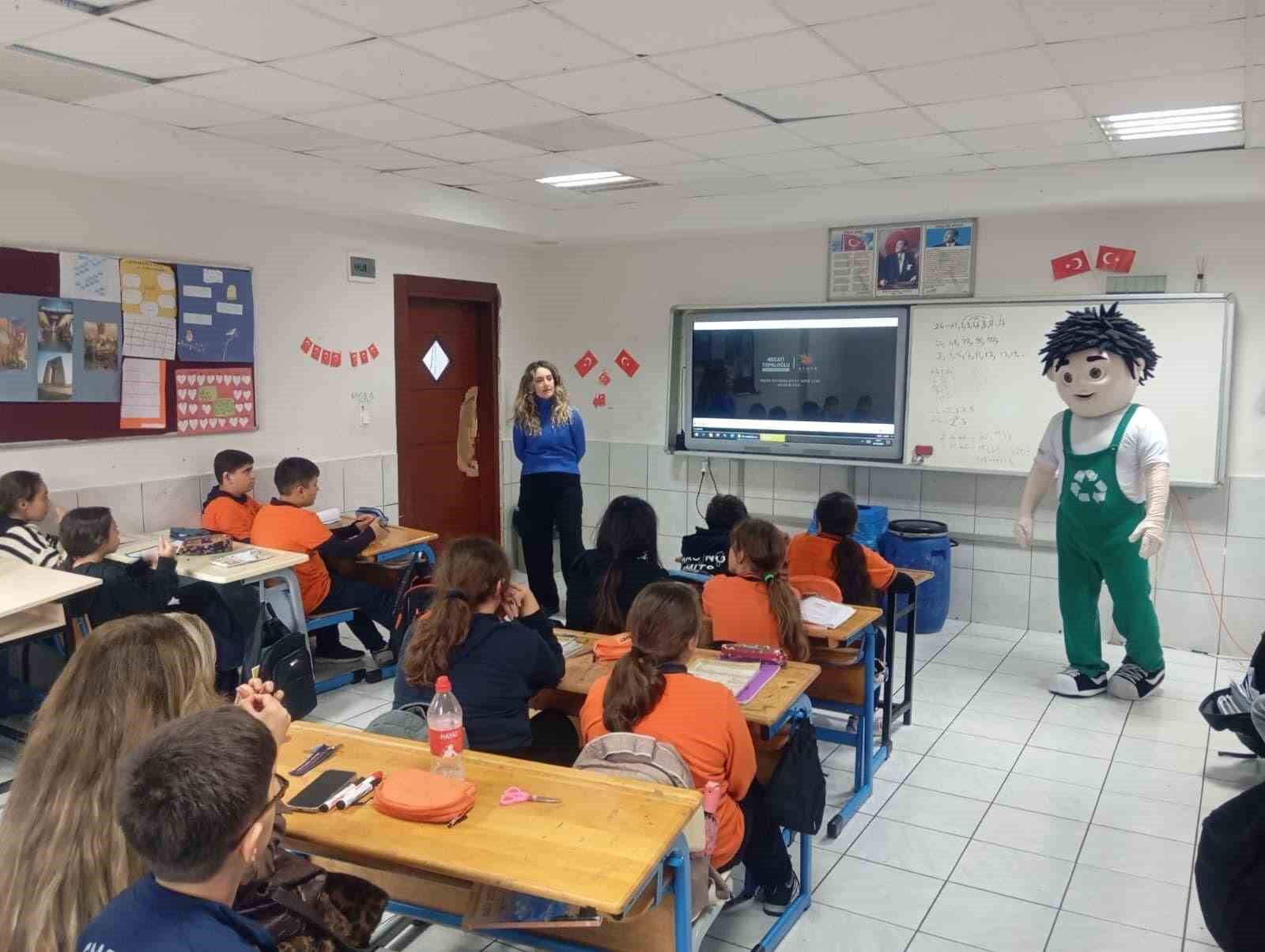 Kemer Belediyesi’nden öğrencilere sıfır atık eğitimi