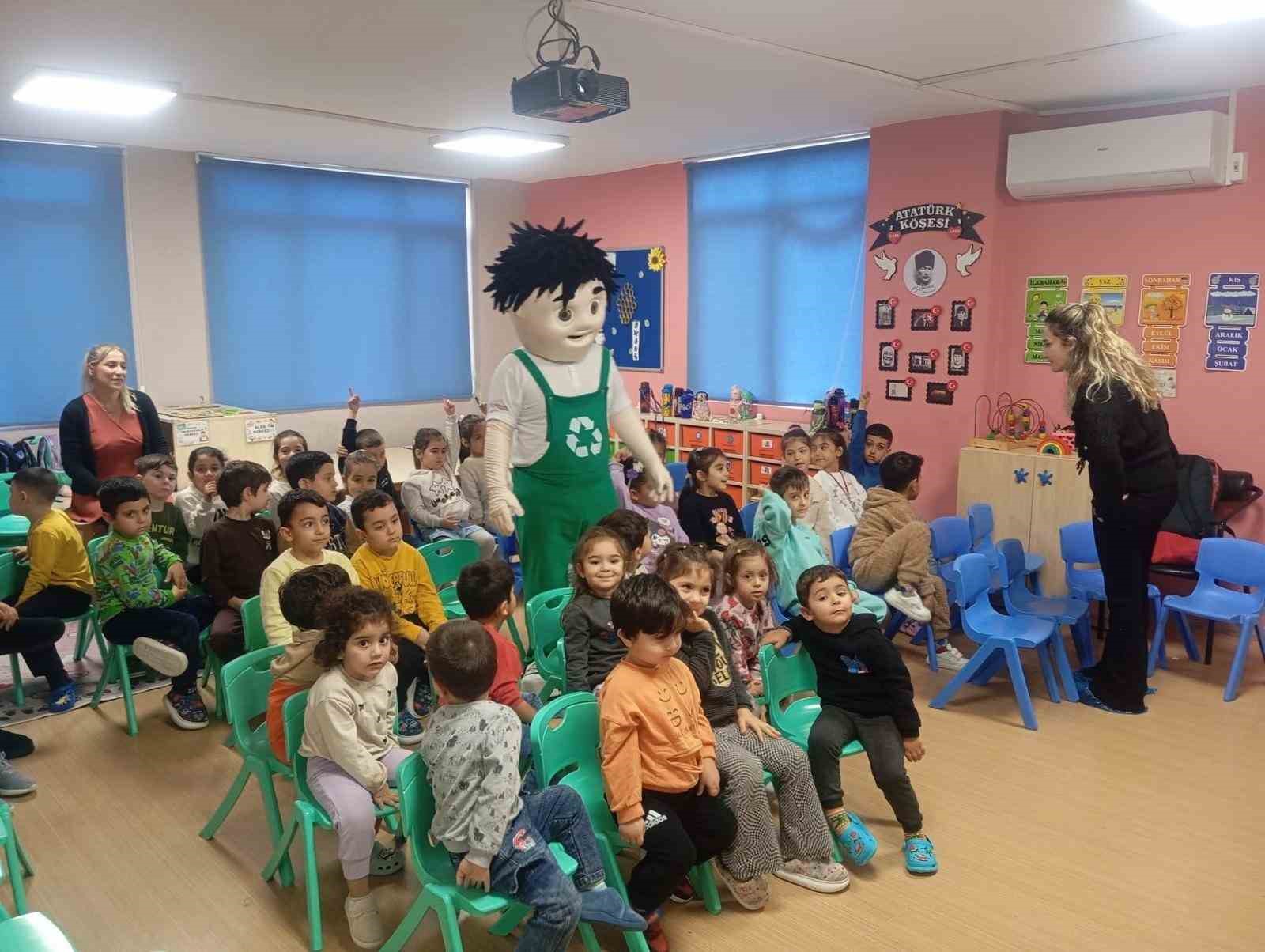 Kemer Belediyesi&rsquo;nden &ouml;ğrencilere sıfır atık eğitimi
