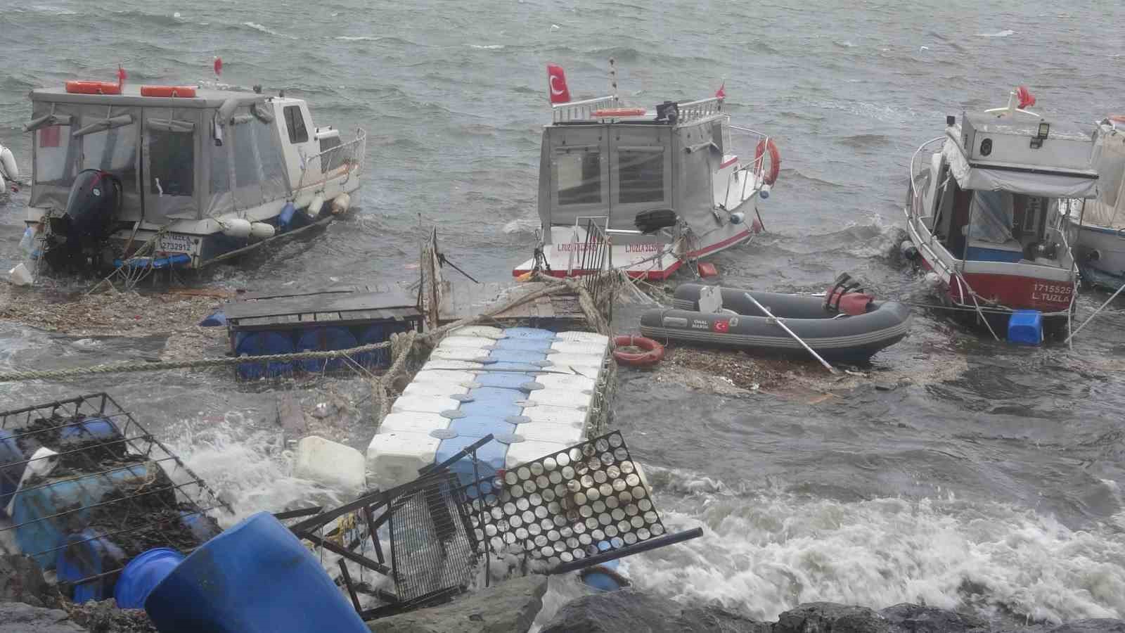 Pendik Amat&ouml;r Denizciler Barınağı&rsquo;nda korku dolu anlar: Tekne sahibi &ouml;l&uuml;mle burun buruna geldi
