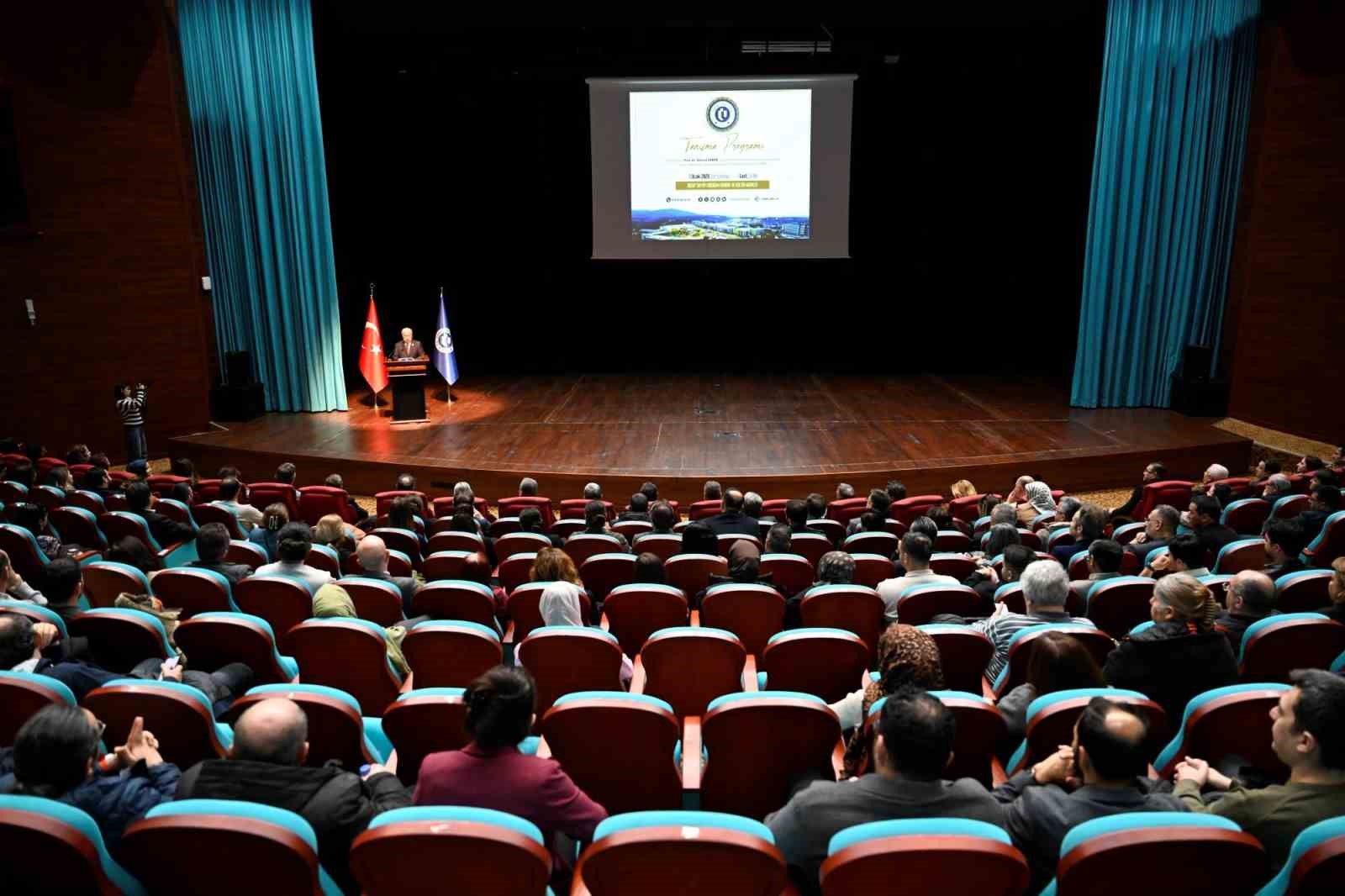 Rekt&ouml;r Prof. Dr. Demir &uuml;niversite personelleri ile bir araya geldi
