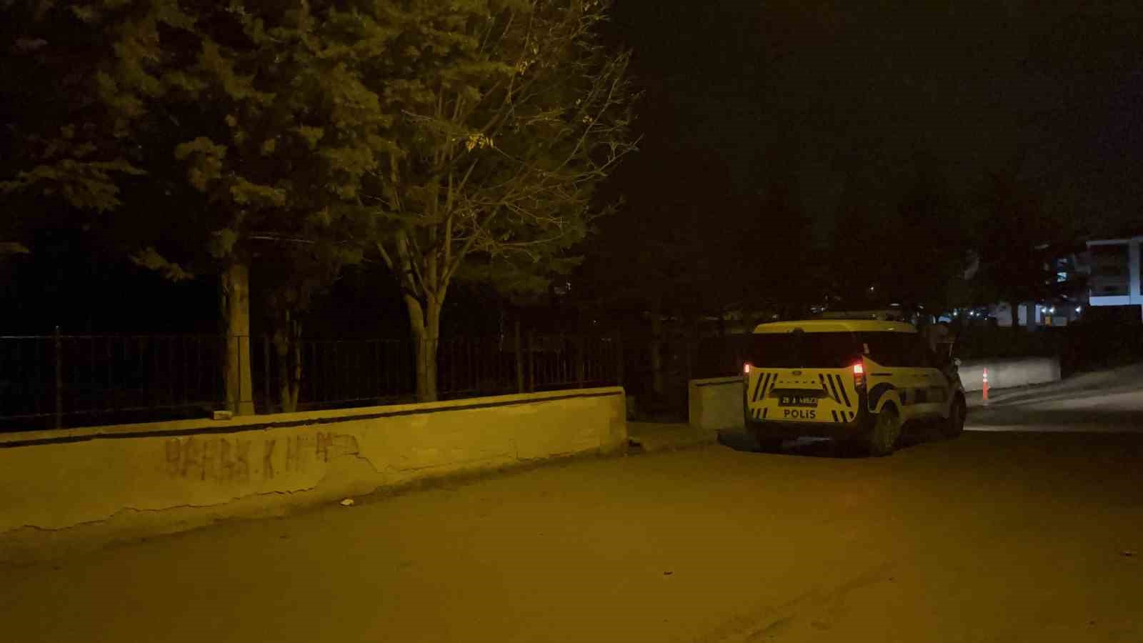 Eskişehir&rsquo;de babayı darbedip oğlunu bı&ccedil;aklayan 3 şahıs tutuklandı
