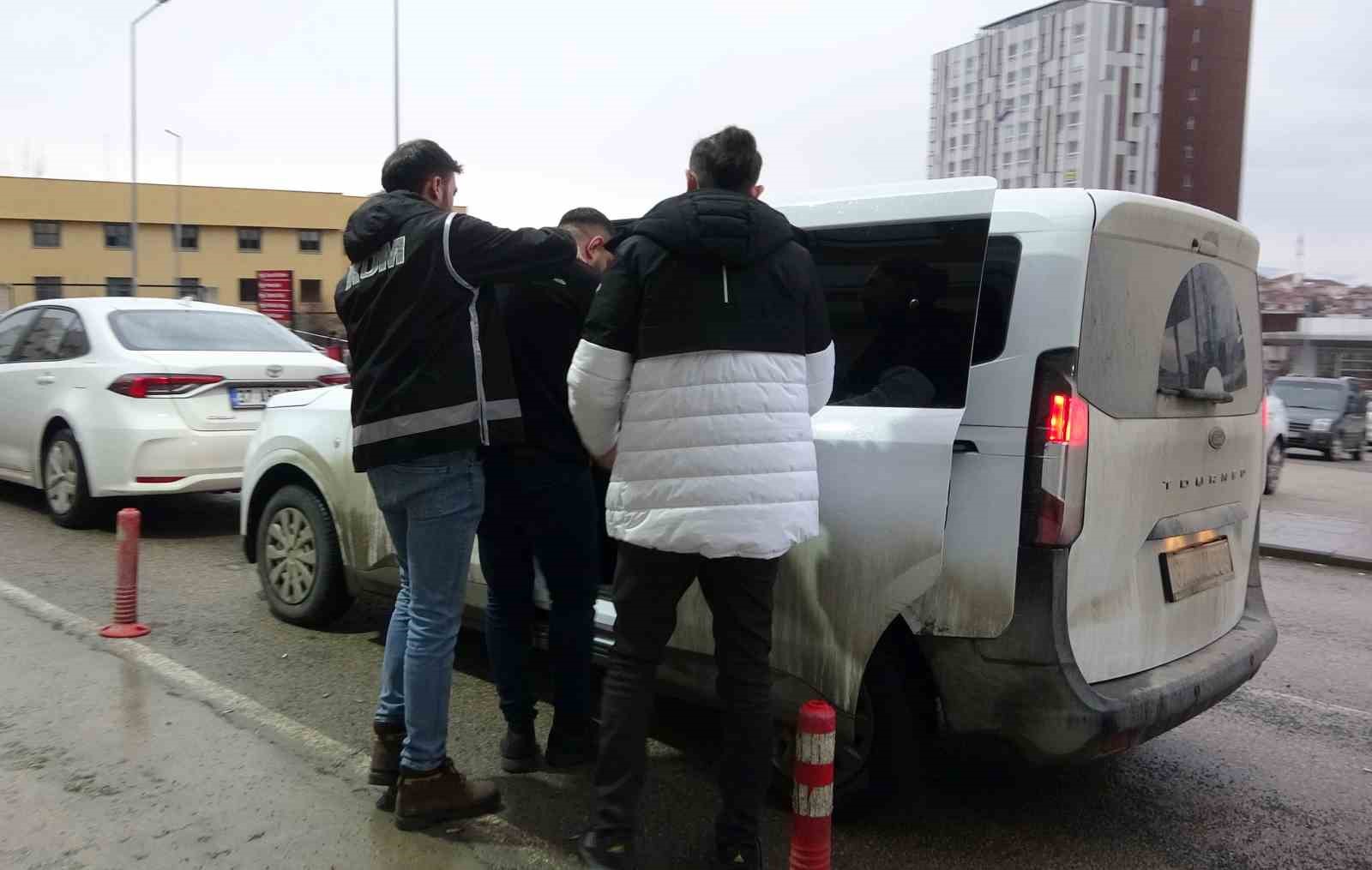 İntihar mektubuyla başlayan soruşturmayla tefeci şebekesi &ccedil;&ouml;kertildi: 9 tutuklama
