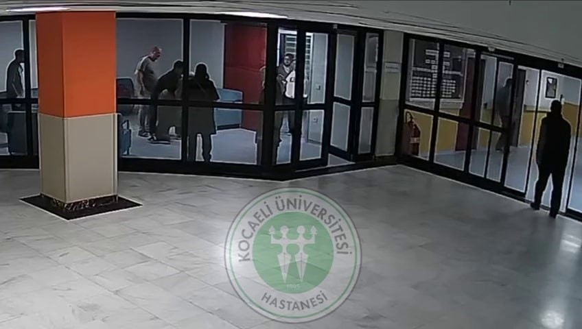 İnt&ouml;rn doktorun heimlich manevrası hayat kurtardı
