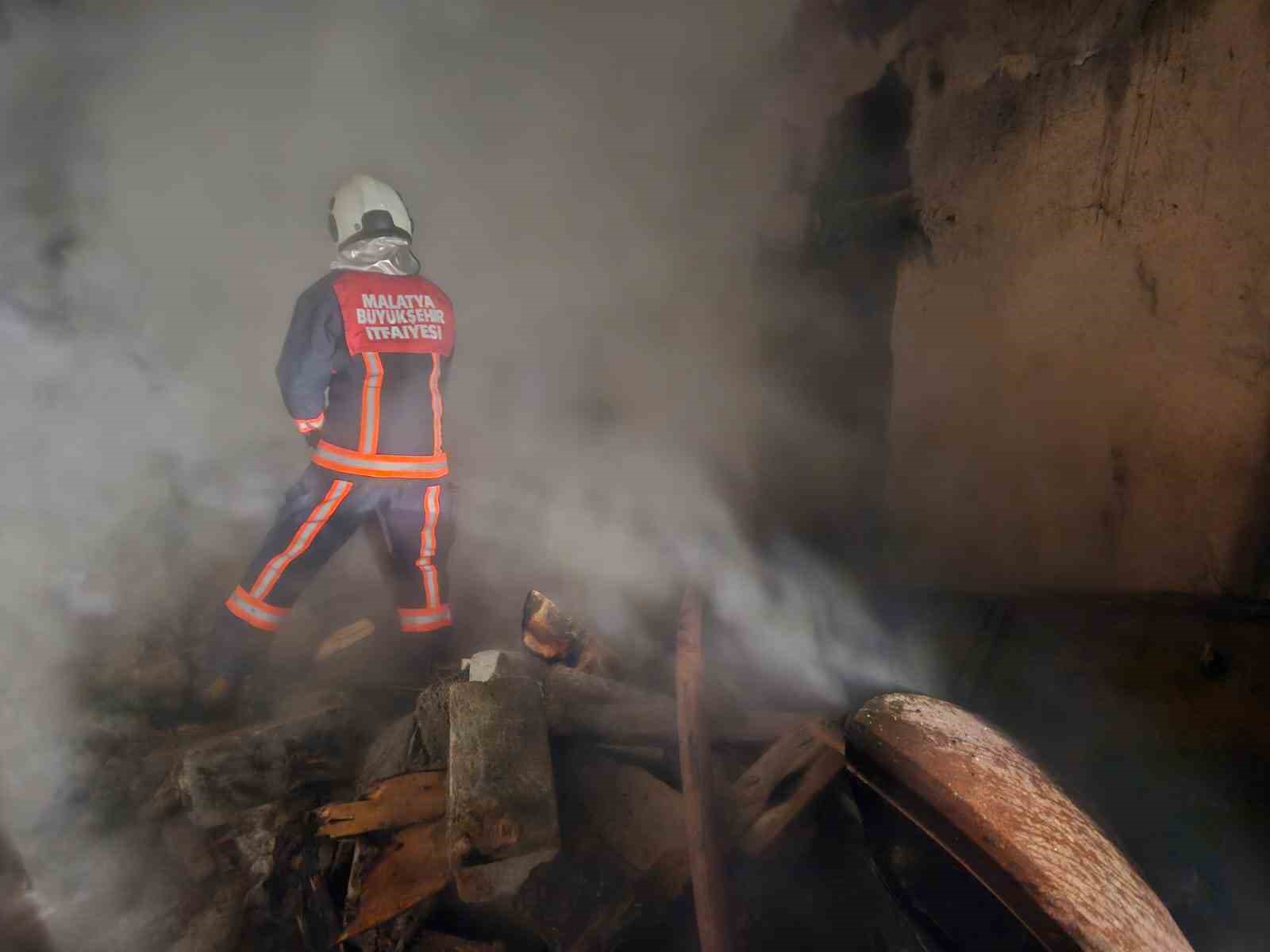 Malatya’da ev yangını