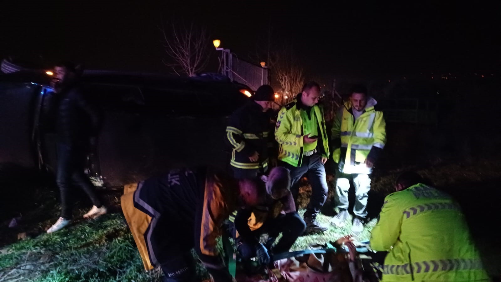 Kontrolden &ccedil;ıkan otomobil devrildi, s&uuml;r&uuml;c&uuml; yaralandı
