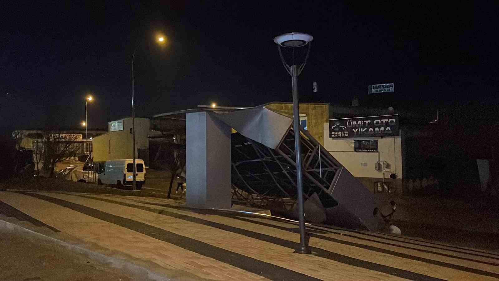 Karaman&rsquo;da fırtına hayatı olumsuz etkiledi
