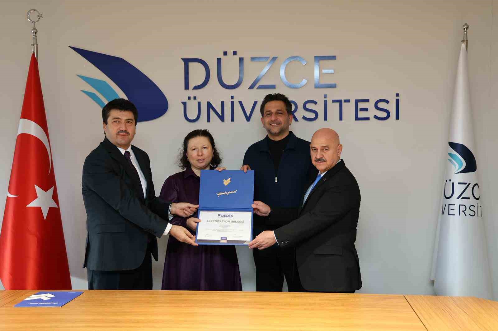 Düzce Meslek Yüksekokulu 3 programı akredite edildi
