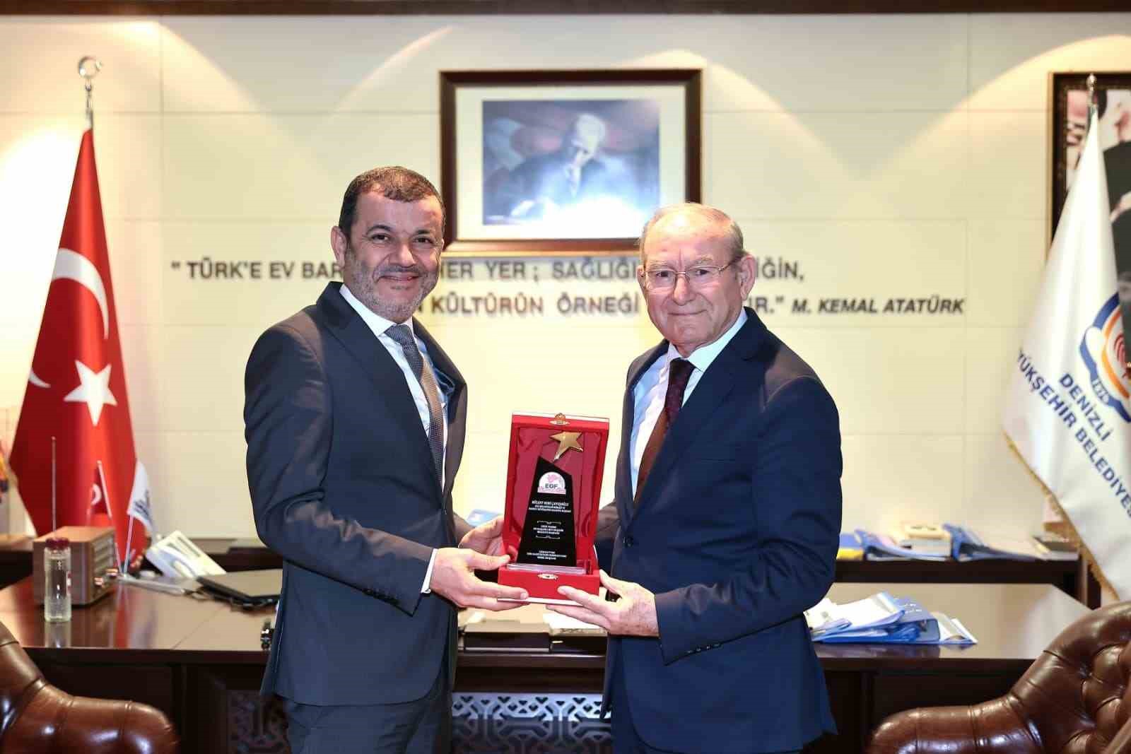 Başkan Çavuşoğlu "Ege’nin En Başarılı Büyükşehir Belediye Başkanı" seçildi