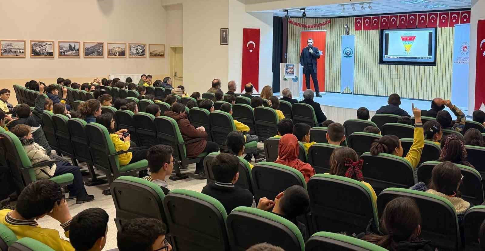 Bayburt&rsquo;ta sıfır atık i&ccedil;in &ouml;ğrenci ve velilere eğitim verildi
