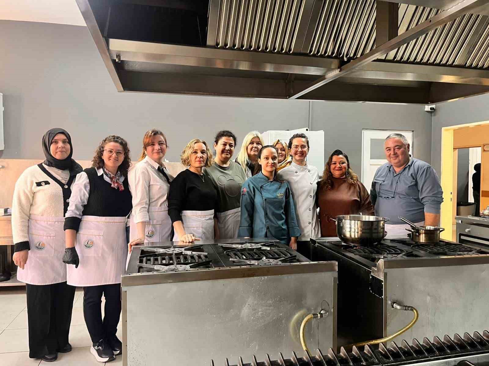 Balıkesir&rsquo;in k&ouml;kl&uuml; mutfak mirası tirit tanıtıldı
