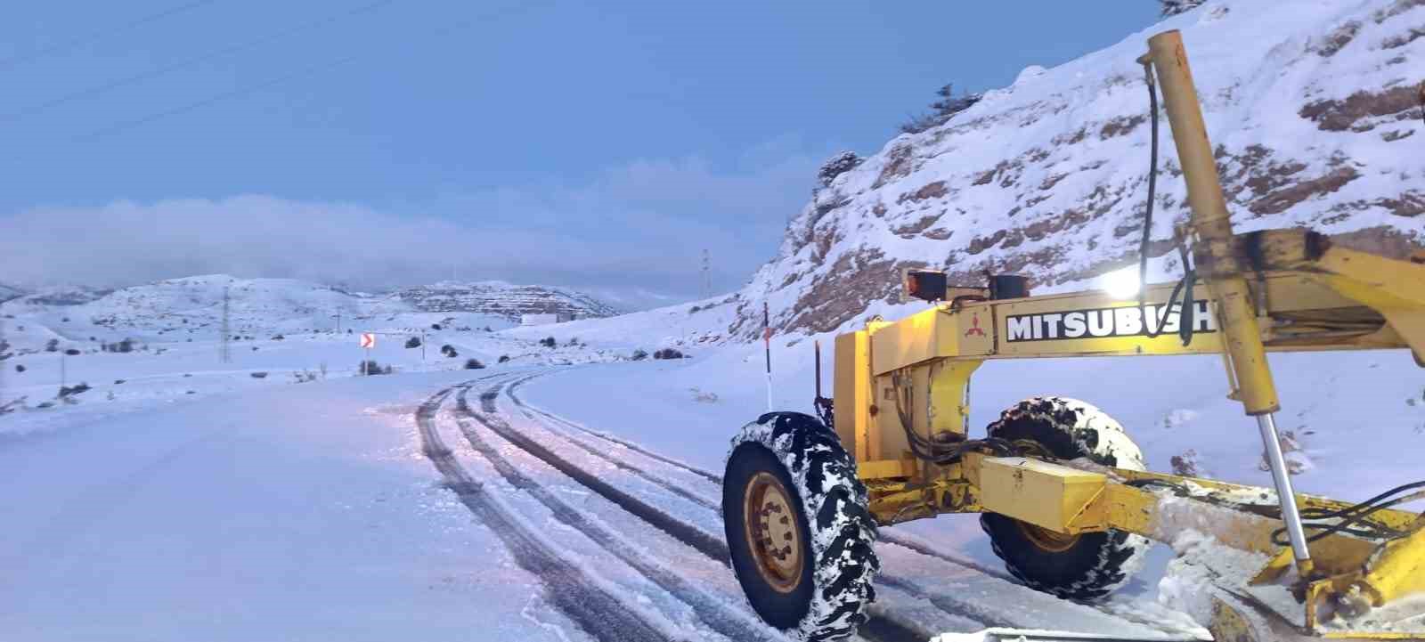 Kayseri&rsquo;de kapanan 126 yol ulaşıma a&ccedil;ıldı
