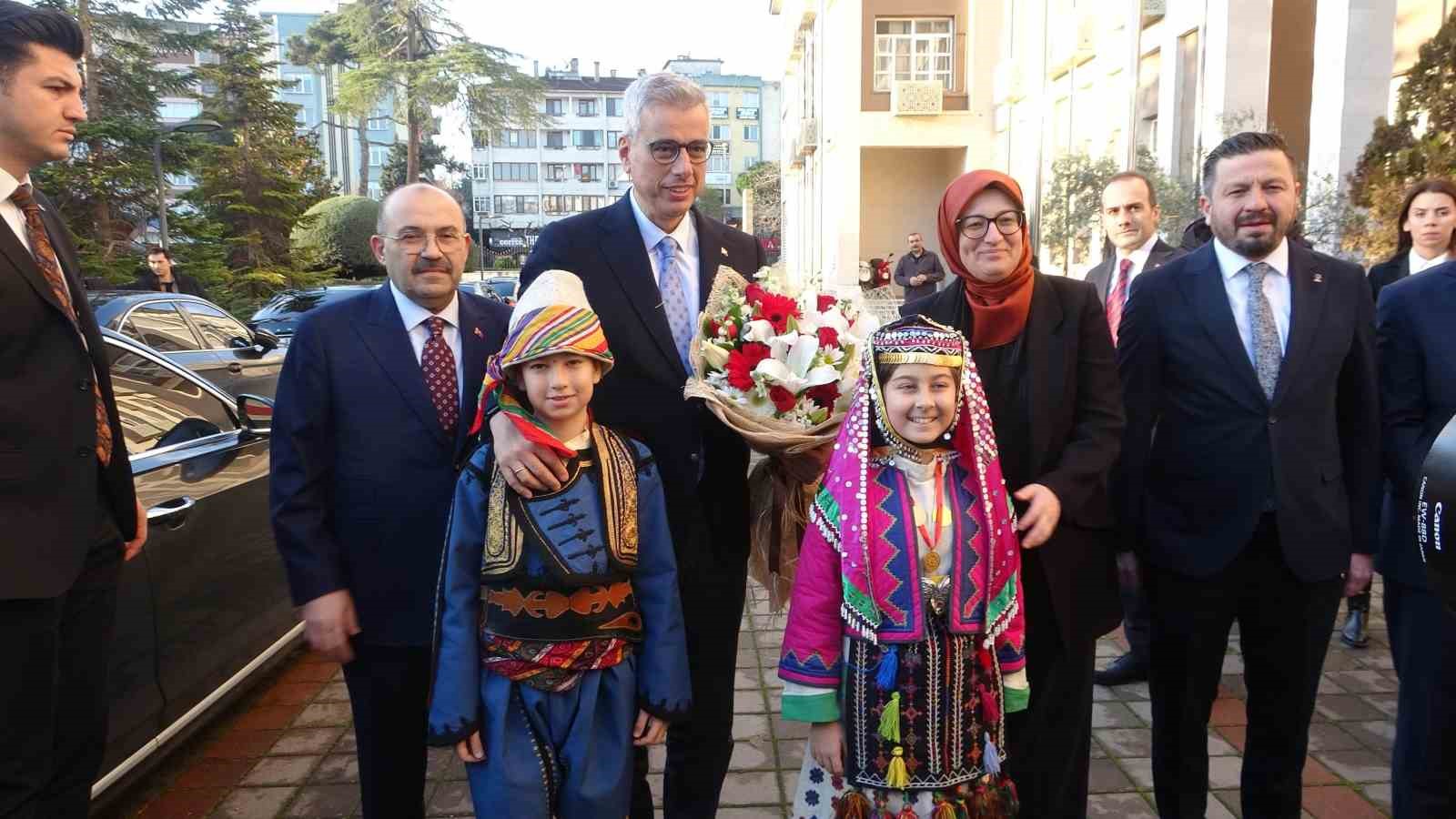 Sağlık Bakanı Memişoğlu: "&Uuml;&ccedil;te biri sigara i&ccedil;en bir toplumda yaşamak istemiyoruz"
