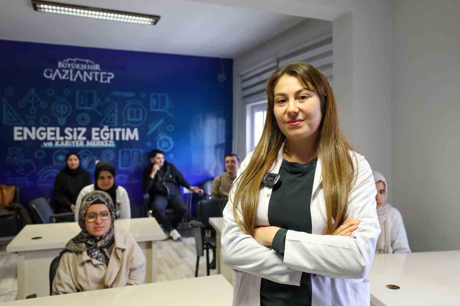 Gaziantep&rsquo;te g&ouml;rme engelli kursiyerler i&ccedil;in E-KPSS eğitim desteği
