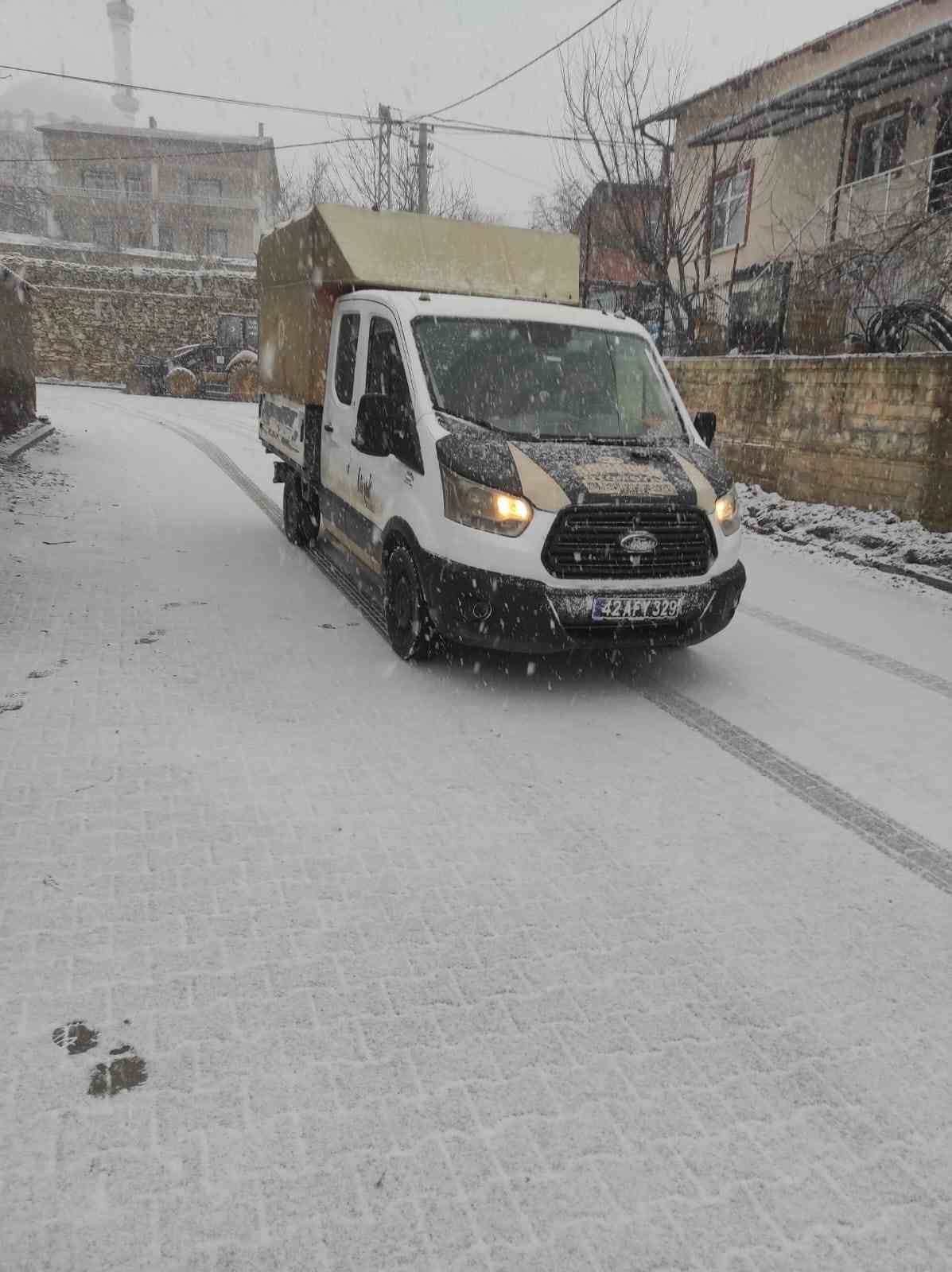 Beyşehir, H&uuml;y&uuml;k ve Derebucak&rsquo;ta kar sevinci
