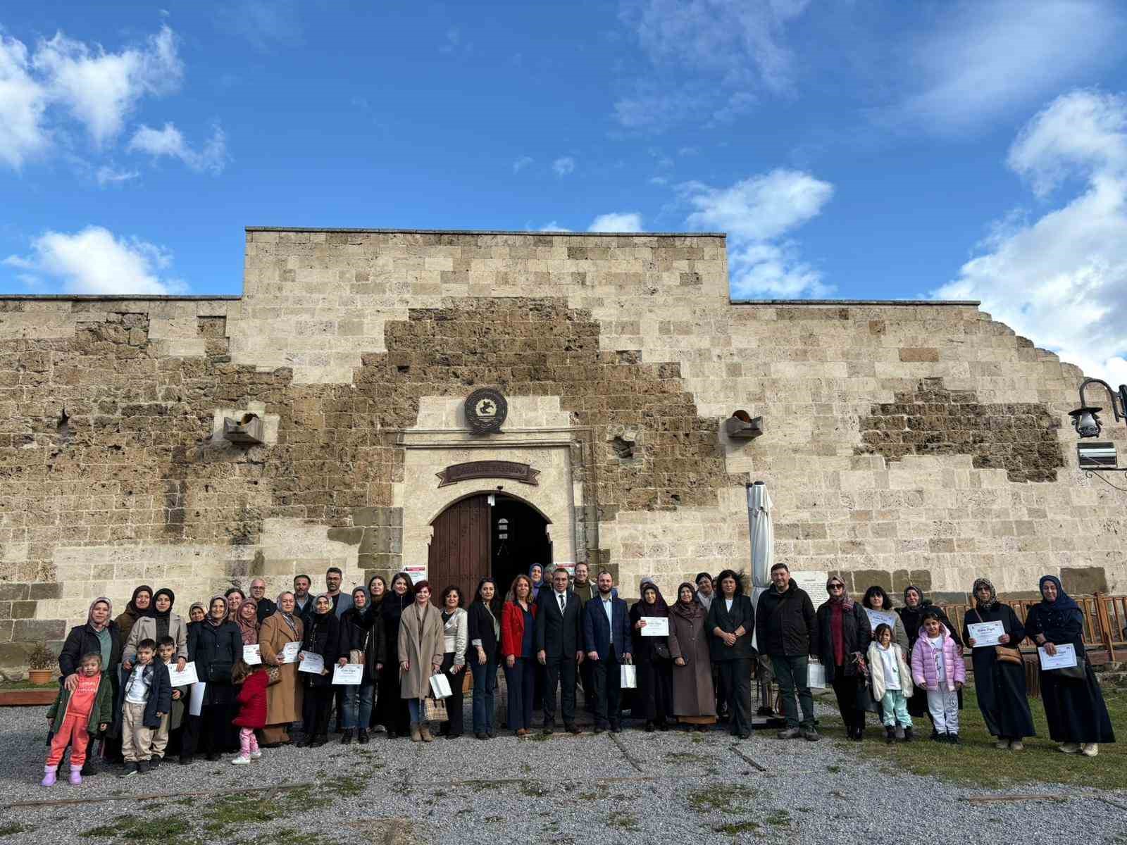 Aile Akademisi G&uuml;z D&ouml;nemi Eğitim Programı tamamlandı
