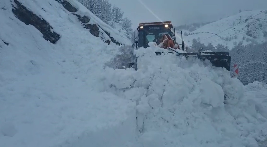 Tunceli-Ovacık yolunda &ccedil;ığ: Ulaşım kısa s&uuml;rede yeniden sağlandı
