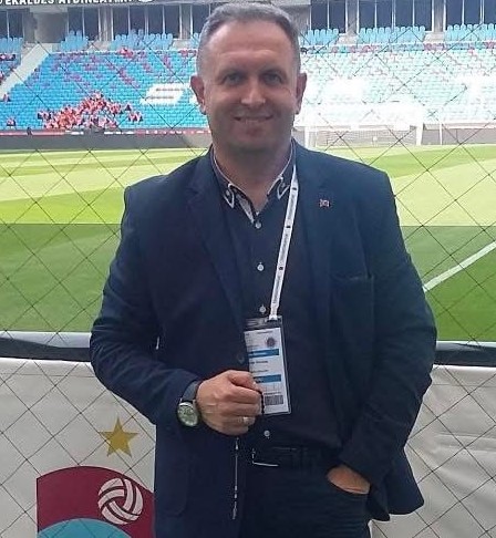 Sa&ccedil; ekimi i&ccedil;in gittiği estetik merkezinde fenalaşarak hayatını kaybeden şahıs son yolculuğuna uğurlandı
