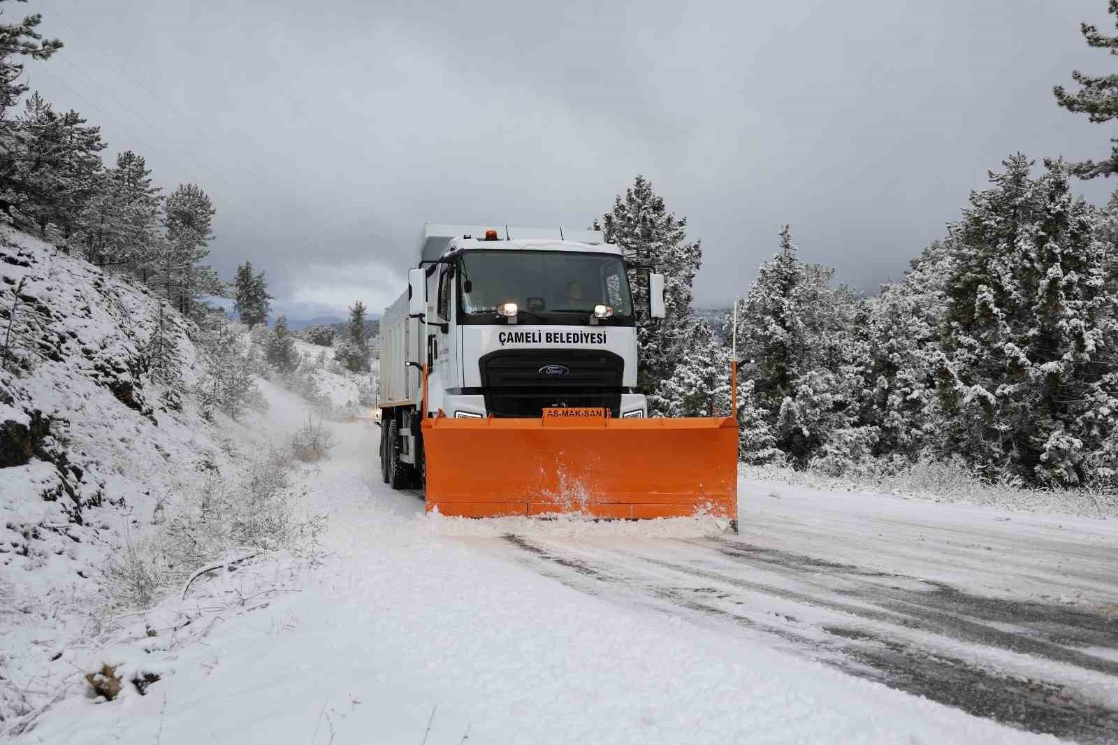 &Ccedil;ameli Belediyesi karla m&uuml;cadele i&ccedil;in teyakkuzda
