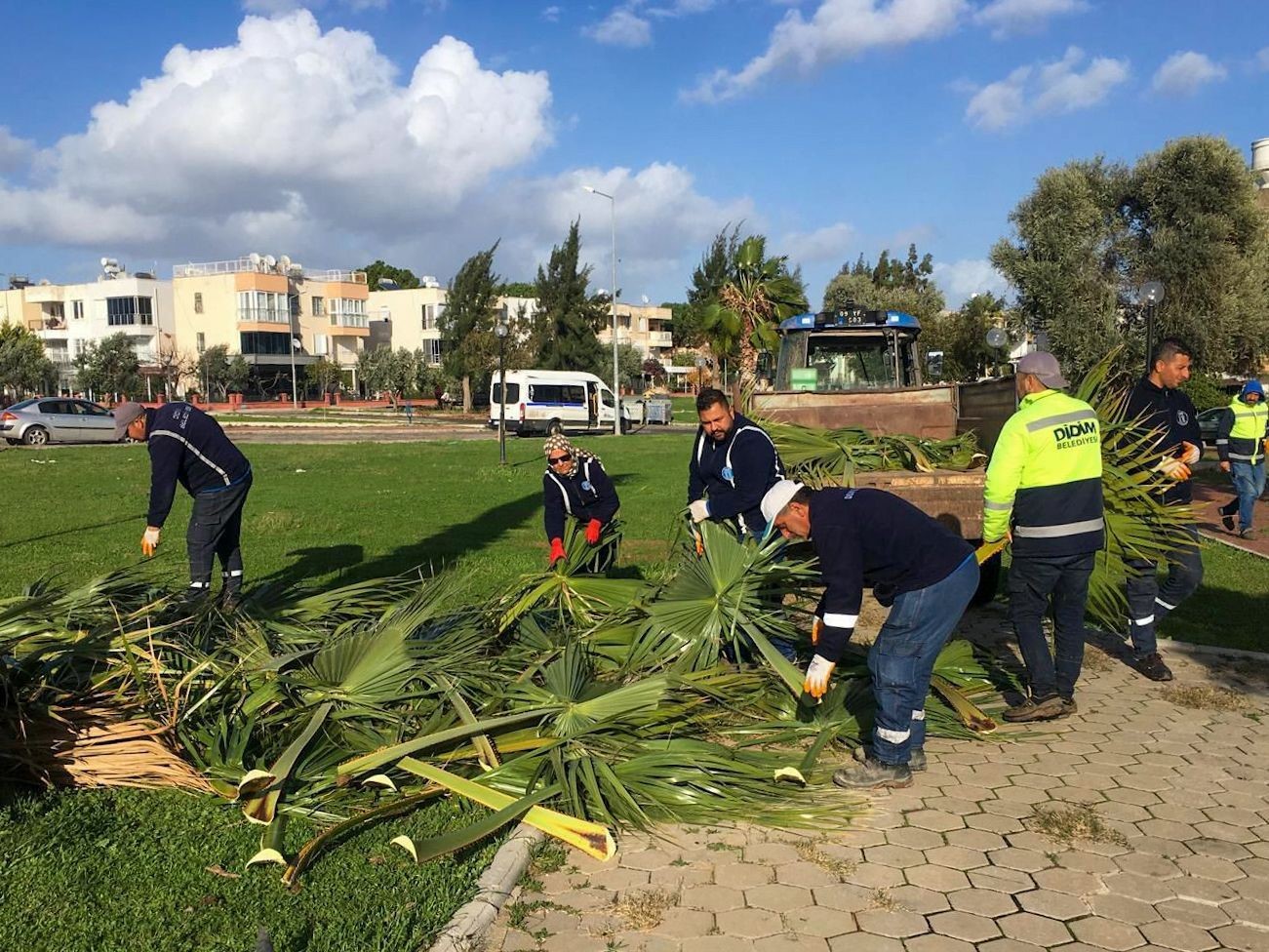 Didim Belediyesi ilçe genelinde çalışmalarını sürdürüyor