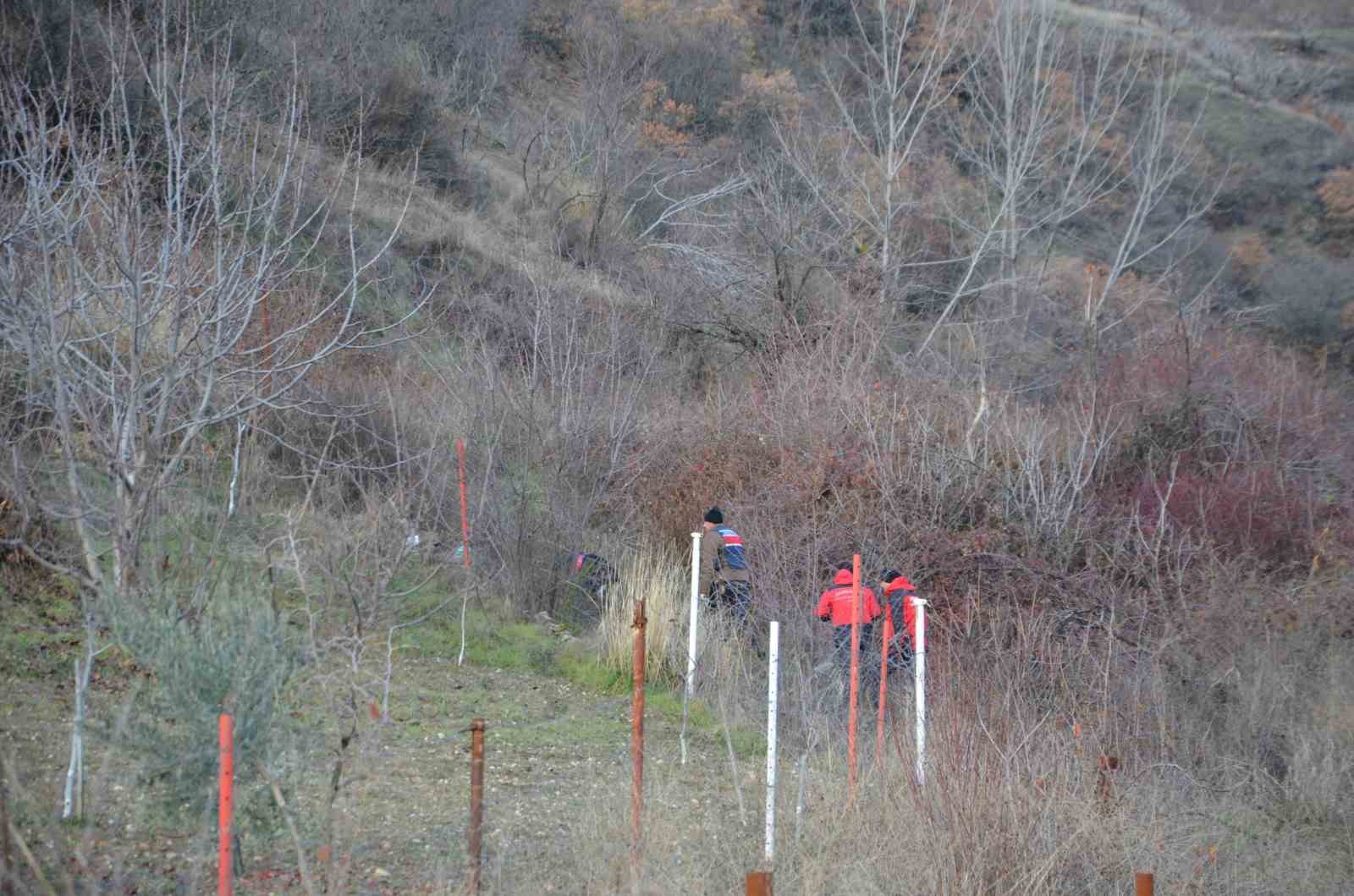 Kayıp olarak aranan kadın dere yatağında ölü bulundu