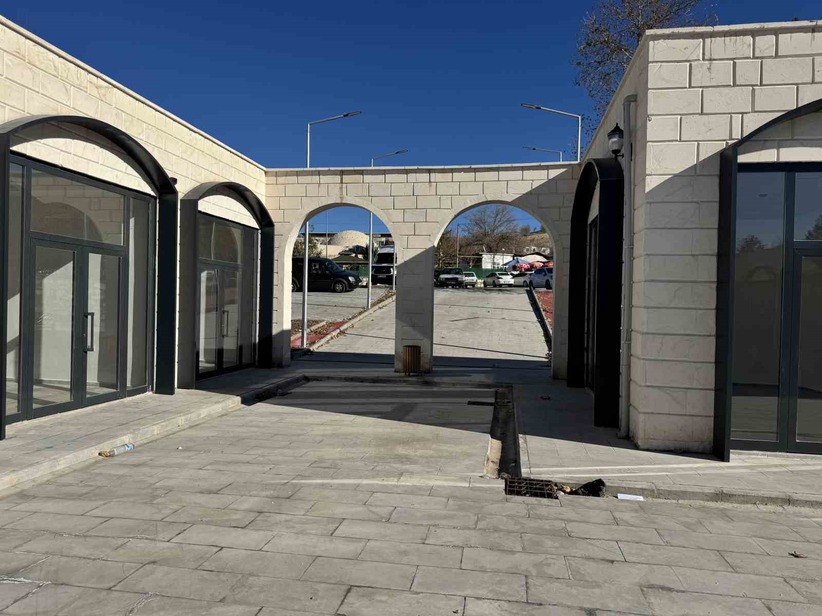 &Ccedil;ermik Butik &Ccedil;arşı hizmete hazır
