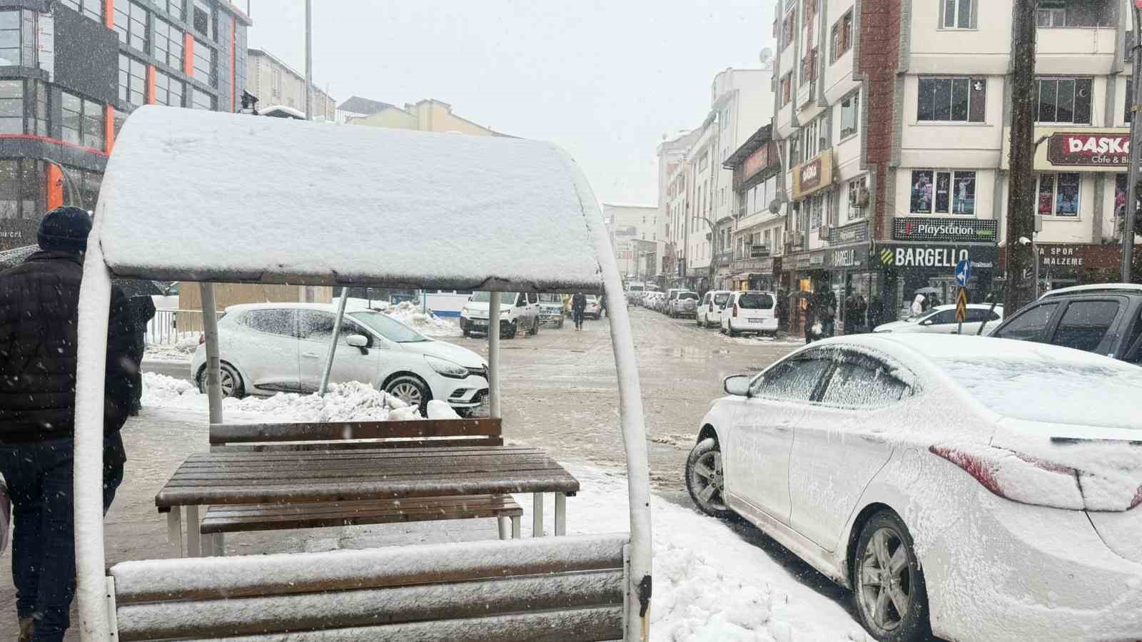 Hakkari&rsquo;de kar yağışı
