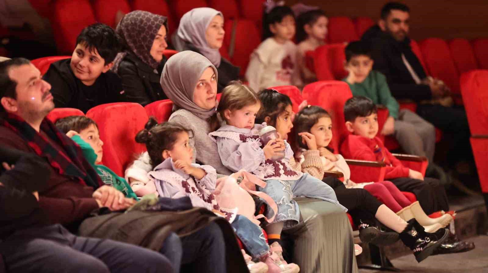 Sultangazi Belediyesi&rsquo;nden minikler i&ccedil;in rengarenk hafta sonu etkinlikleri
