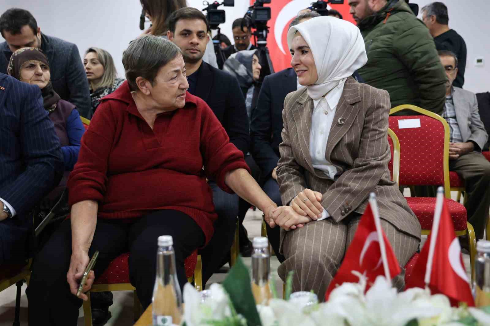 Bakan G&ouml;ktaş "Yaşlılara y&ouml;nelik hizmetleri b&uuml;t&uuml;nc&uuml;l bir yaklaşımla s&uuml;rd&uuml;r&uuml;yoruz"
