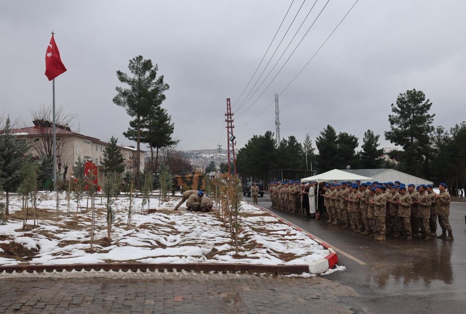 Vali Kızılkaya: "Jandarmamız, Siirt&rsquo;imizin huzuru i&ccedil;in gece g&uuml;nd&uuml;z g&ouml;rev yaparak &ouml;nemli başarılara imza atıyor"
