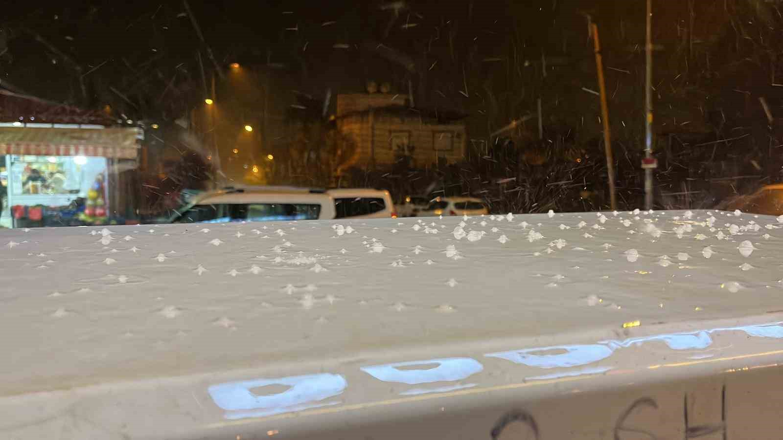 Hatay’da dolu yağışı