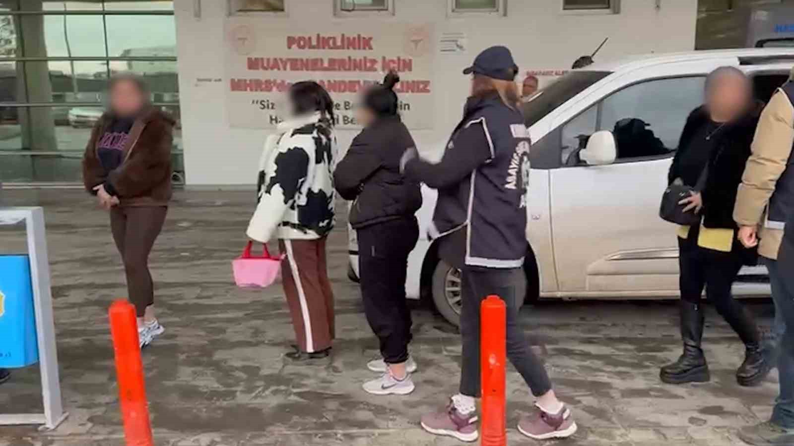 Kırıkkale&rsquo;de "fuhuş" operasyonu: 2&rsquo;si yabancı uyruklu, 4 kadın g&ouml;zaltına alındı
