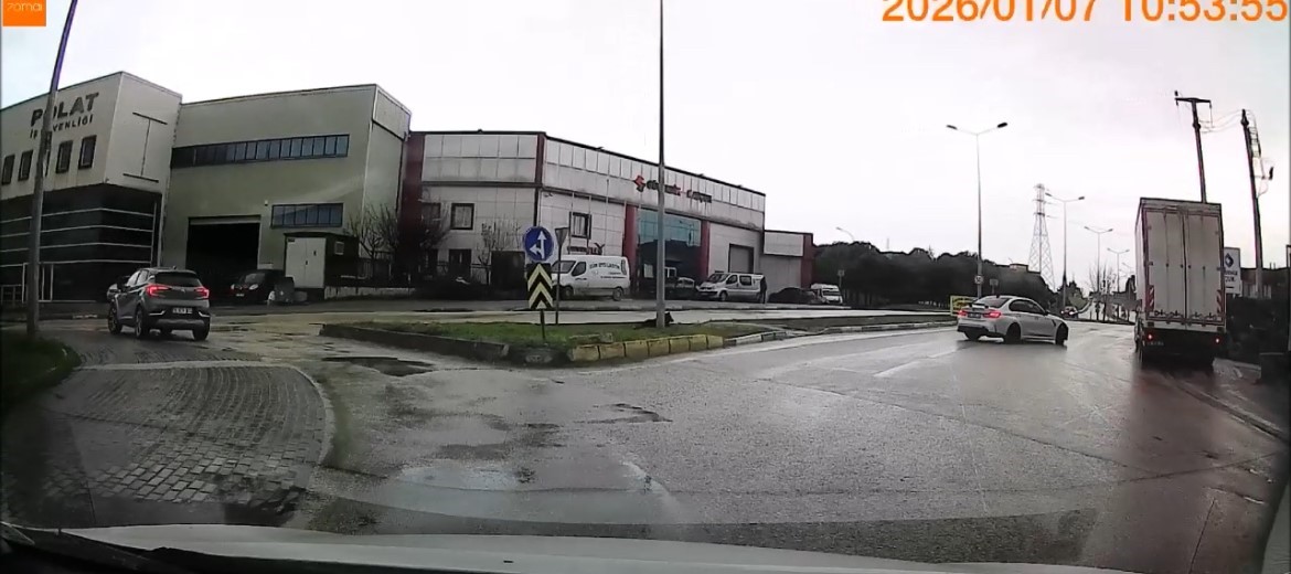 Bursa&rsquo;da cadde ortasında driftin bedeli 58 bin lira oldu
