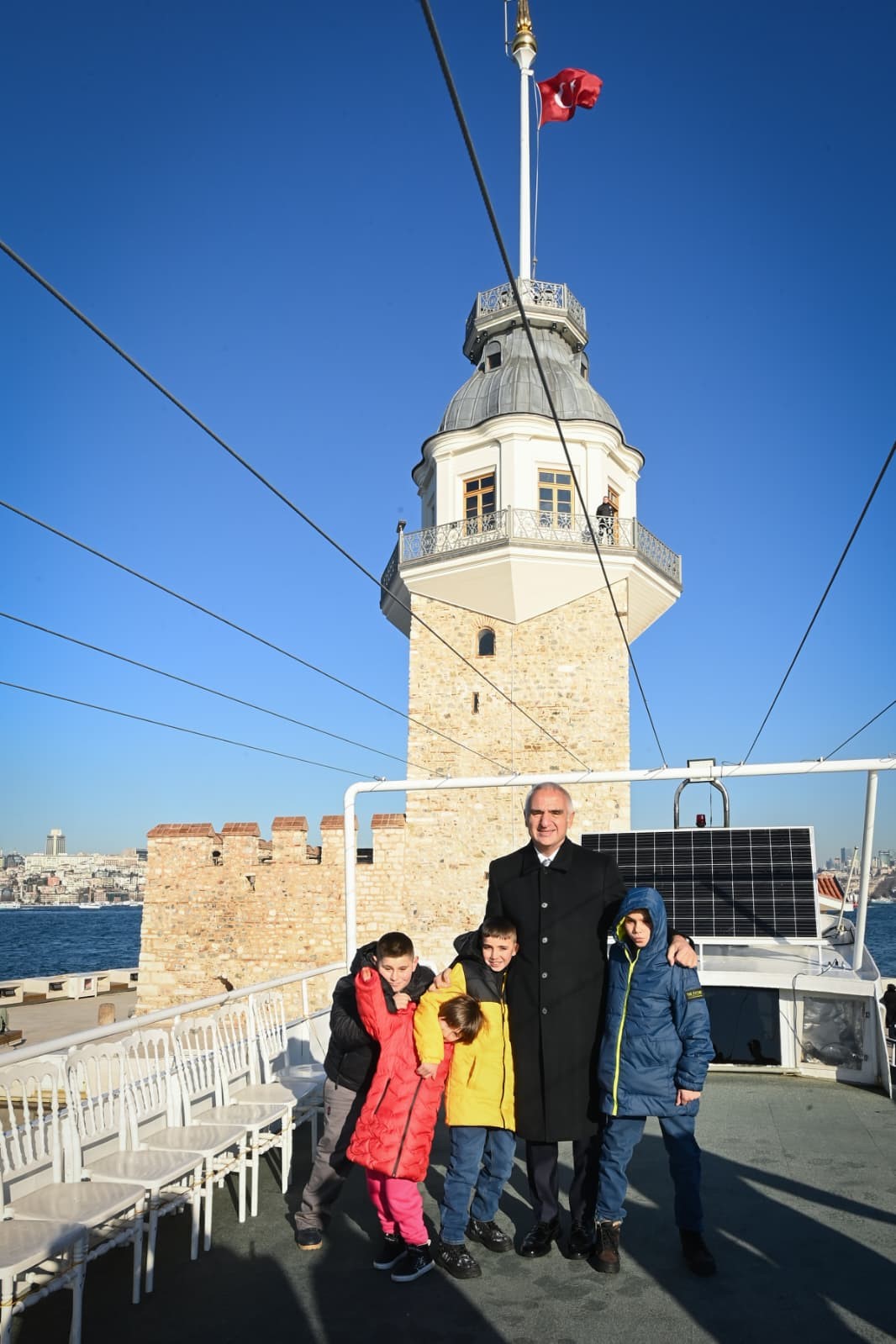 Bakan Ersoy, k&ouml;yde başlayan hikayeyi boğaza taşıdı
