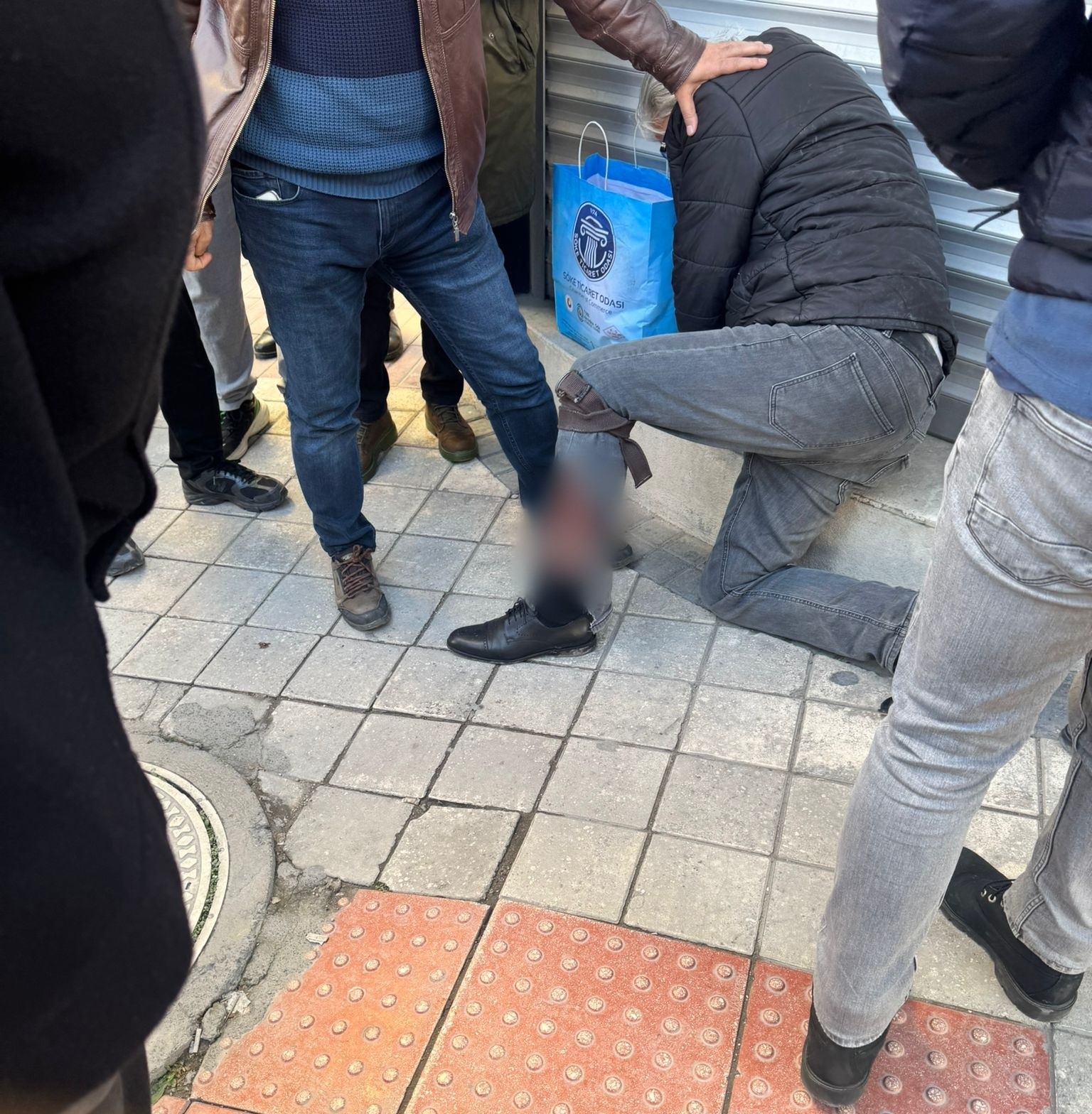 S&ouml;ke&rsquo;de silahlı saldırı anının g&ouml;r&uuml;nt&uuml;leri ortaya &ccedil;ıktı
