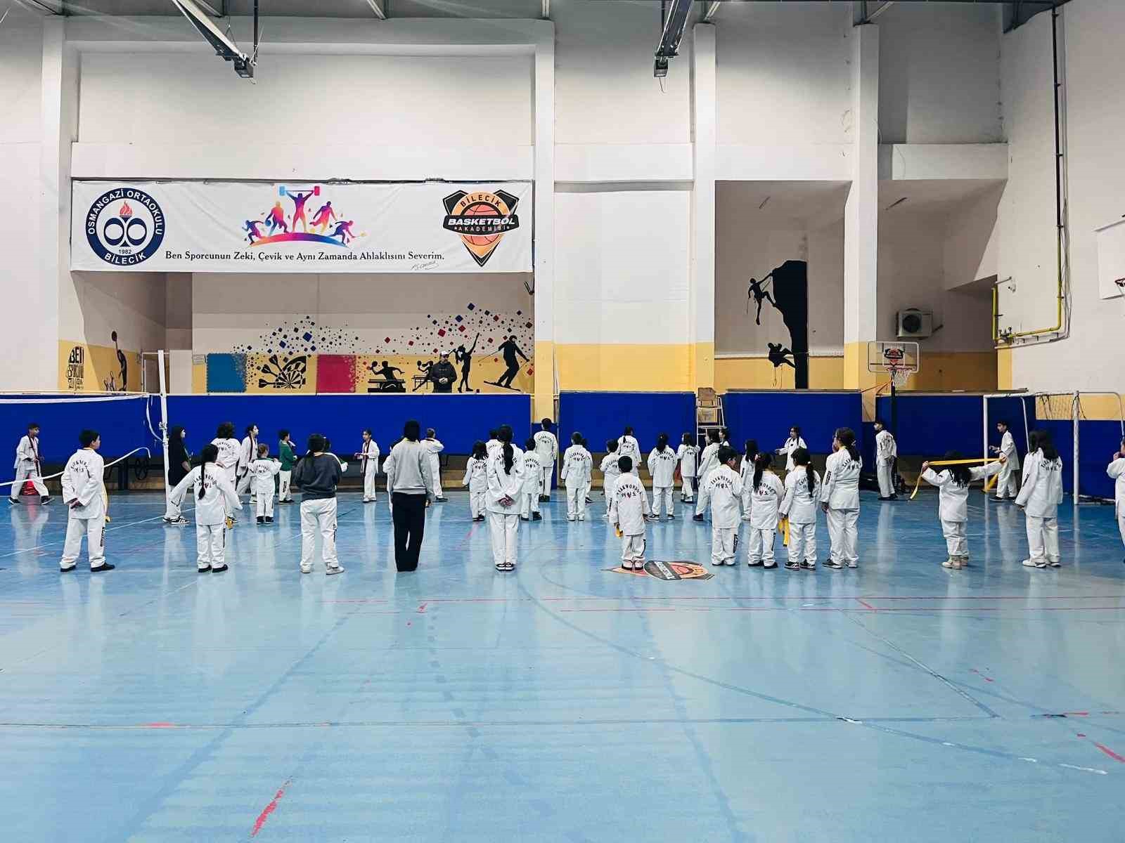 Bilecik’te koruma altındaki çocuklara kuşak bağlama sürprizi