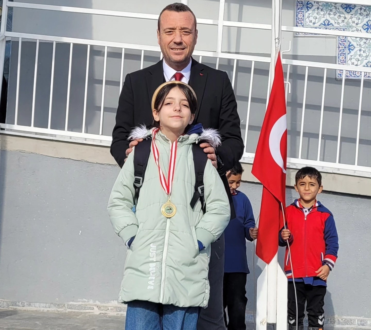 Zafer İlkokulu il d&uuml;zeyindeki başarılarıyla Altıntaş&rsquo;ın gururu oldu
