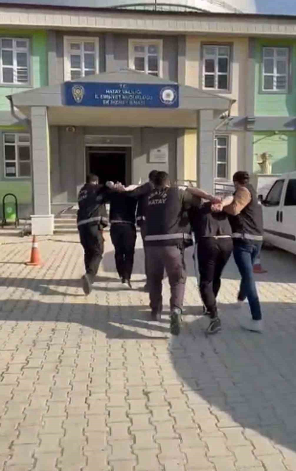 Antakya&rsquo;da silahla yağmaya teşebb&uuml;s: 2 ş&uuml;pheli tutuklandı
