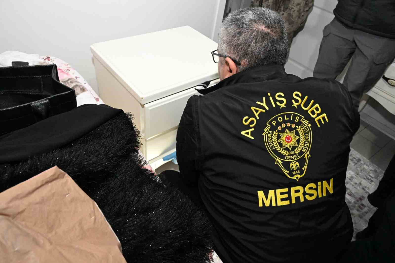 &Ouml;zel harekatlı baskında cinayetten 27 yıl hapis cezasıyla aranan h&uuml;k&uuml;ml&uuml; yakalandı
