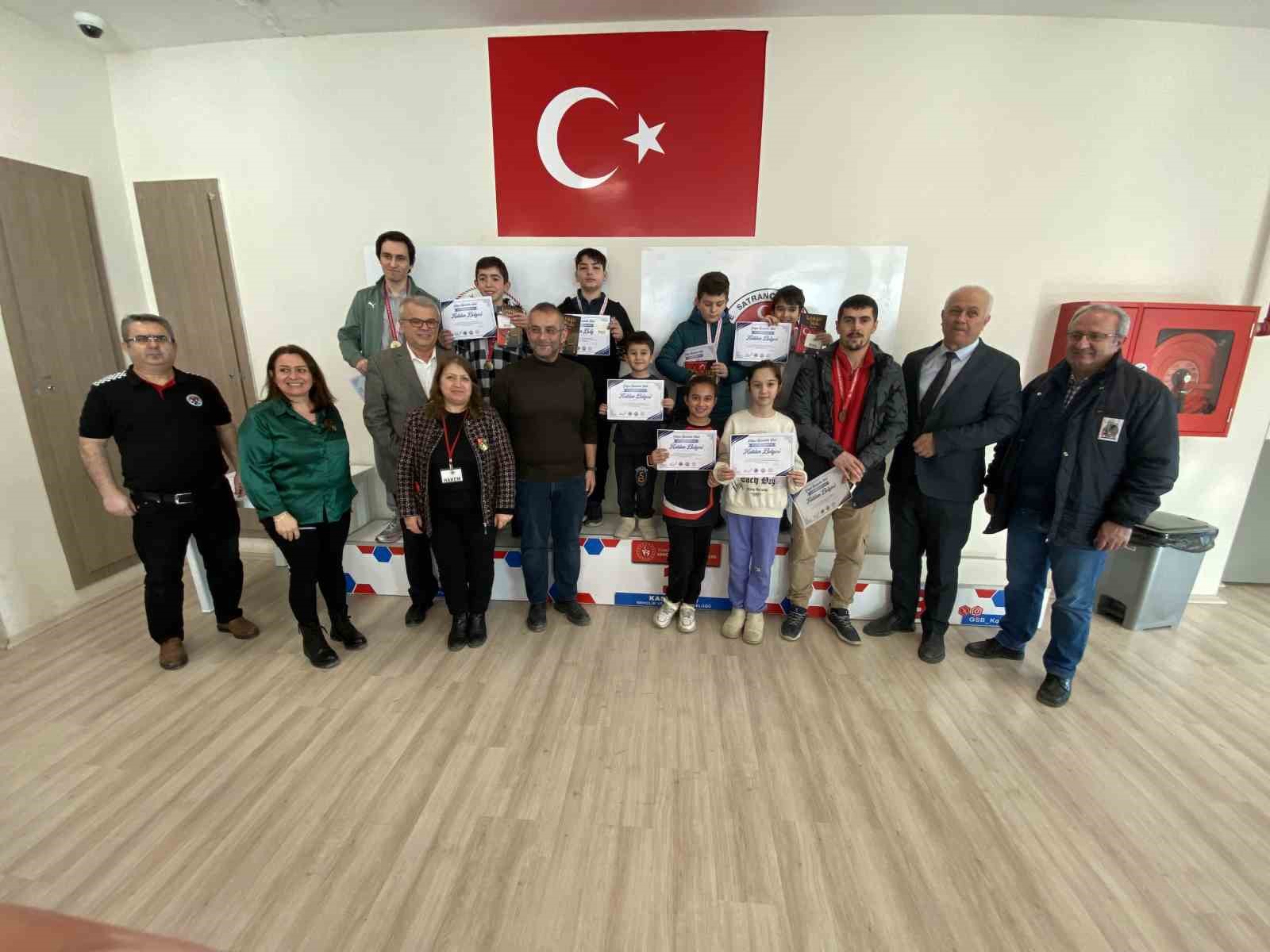 Kastamonu&rsquo;da &Ccedil;alışan Gazeteciler G&uuml;n&uuml; satran&ccedil; turnuvasıyla kutlandı
