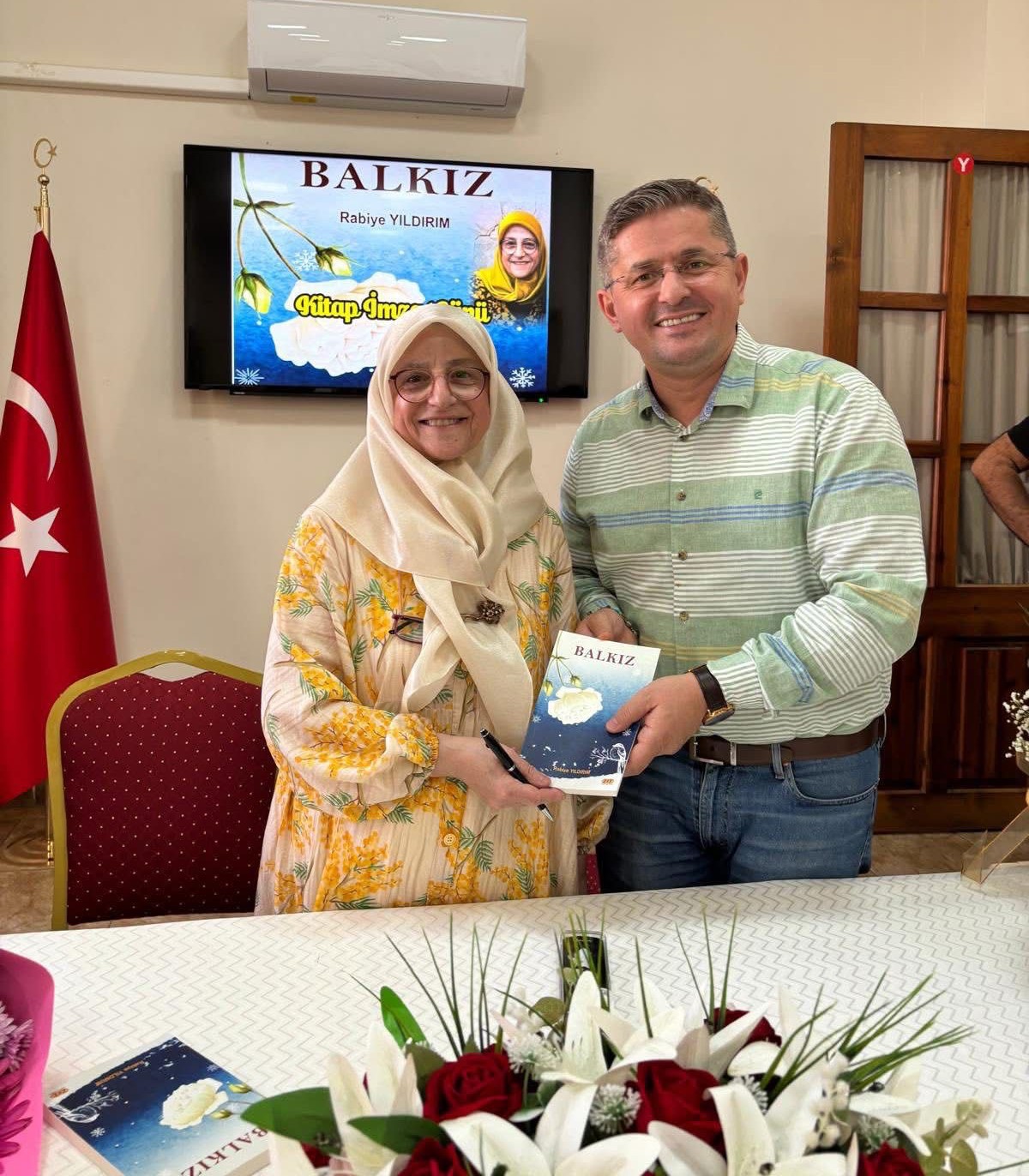 İzmir’deki feci kazada ağır yaralanan yazar yaşam mücadelesini kaybetti