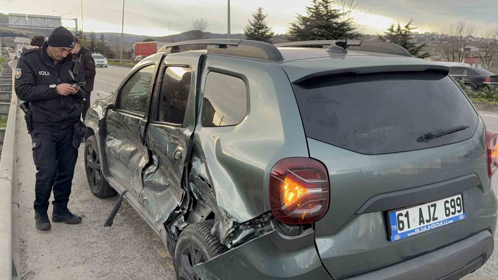 Cenaze d&ouml;n&uuml;ş&uuml; feci kaza: 4 yaralı
