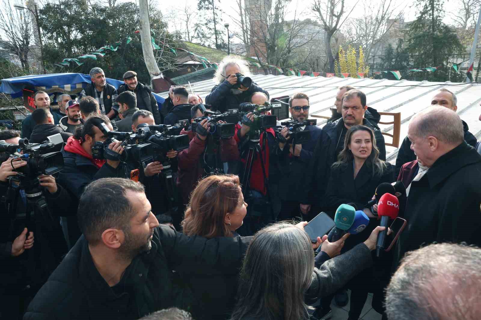 Cumhurbaşkanı Erdoğan spor kulübünü ziyaret etti