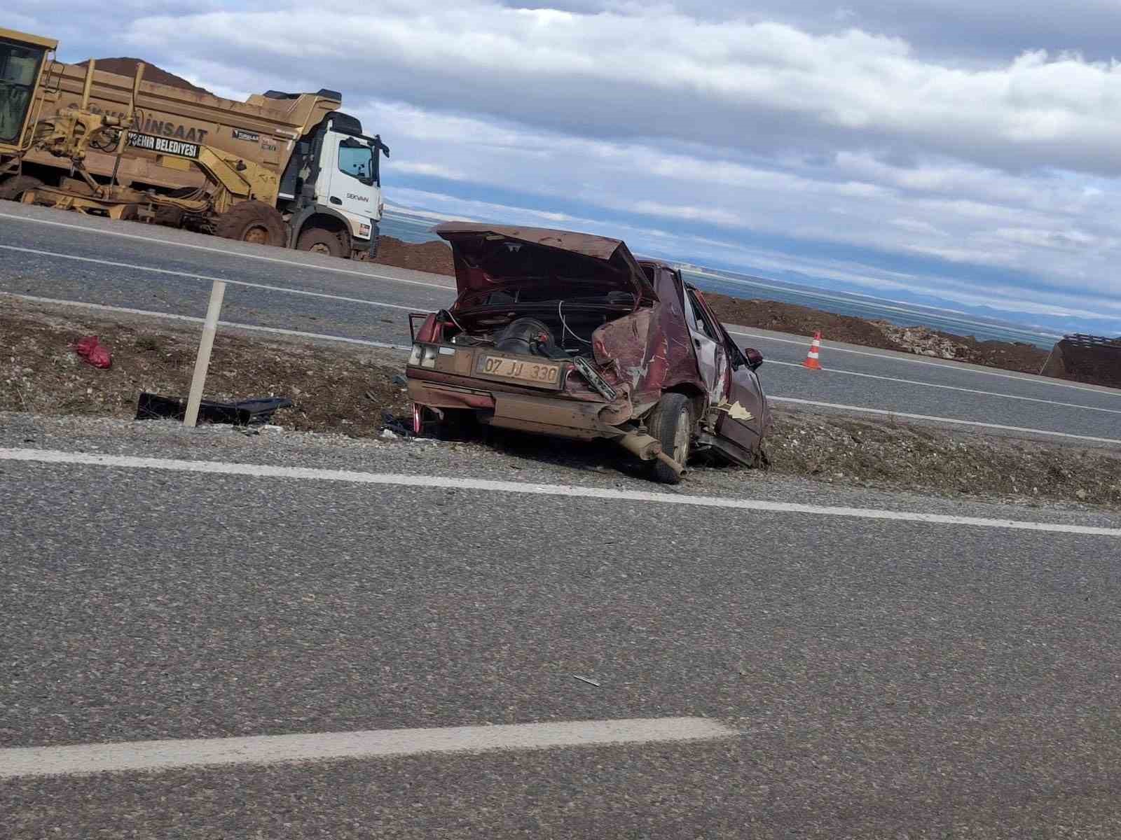 Konya’da otomobil devrildi: 2 yaralı