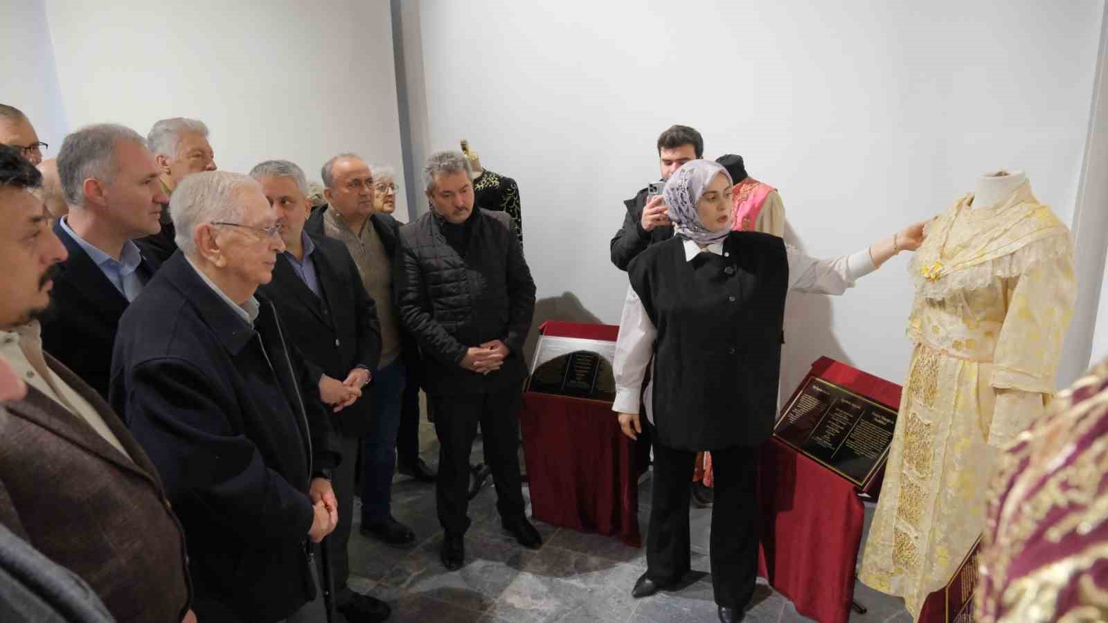 Kent m&uuml;zesi 17&rsquo;nci yaşını "zarafetin mirası" sergisiyle kutluyor
