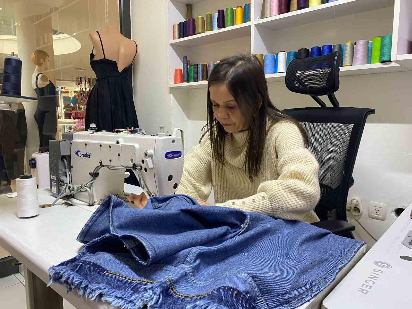 Terzilerde &lsquo;fiyat&rsquo; ve &lsquo;&ccedil;ırak&rsquo; &ccedil;ıkmazı: "Tadilat parası fazla &ccedil;ıktığı i&ccedil;in &lsquo;Tadilat yaptıracağıma yenisini alırım&rsquo; diyorlar"
