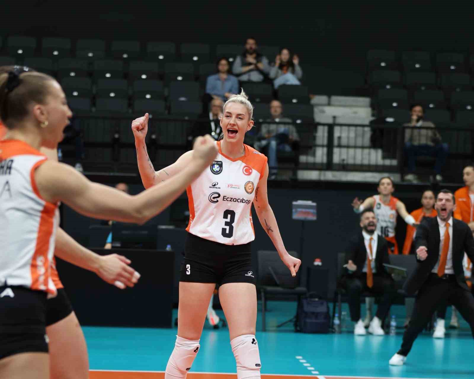 Eczacıbaşı Dynavit, ligde &uuml;st &uuml;ste 9. galibiyetini aldı
